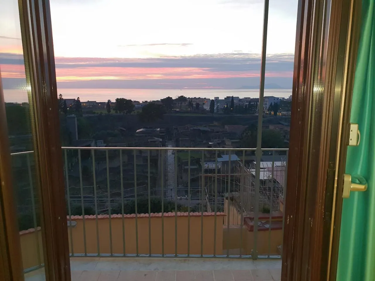 ***  Decumano Massimo Bed & Breakfast Ercolano Italy